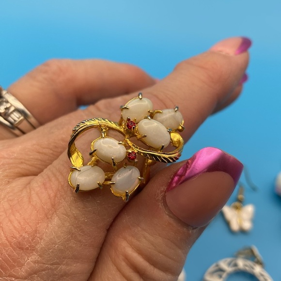 Earrings and Rings Lot - Picture 9 of 10